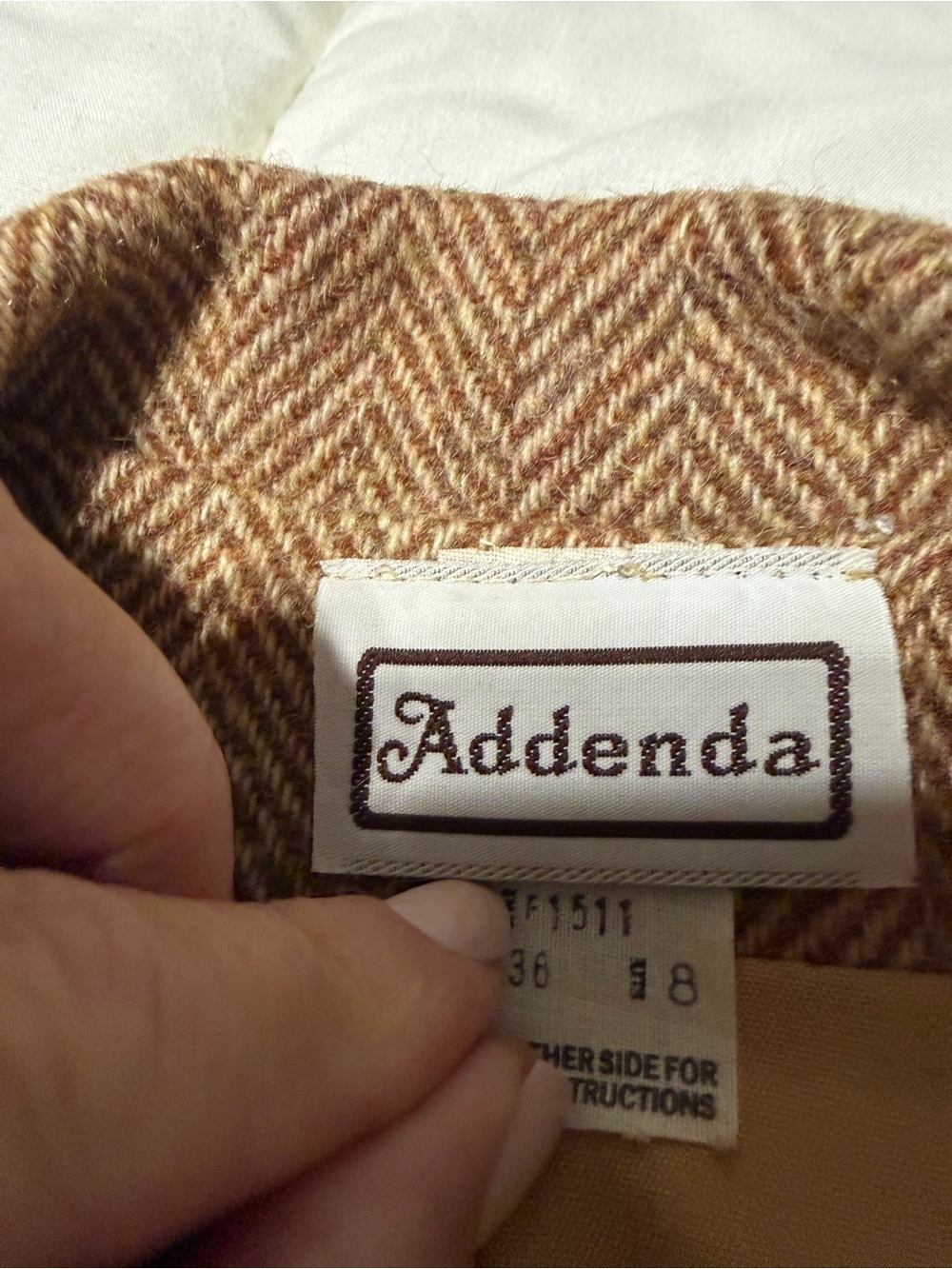 Women’s brown Herringbone 100% Wool Blazer - Picture 5 of 13